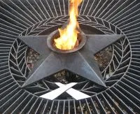 Чугунная звезда вечный огонь решётка в Озерске Челябинской области (518523)